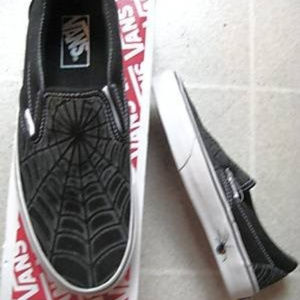 !!! ISO !!! Vans Spiderweb with Black Widow Spider